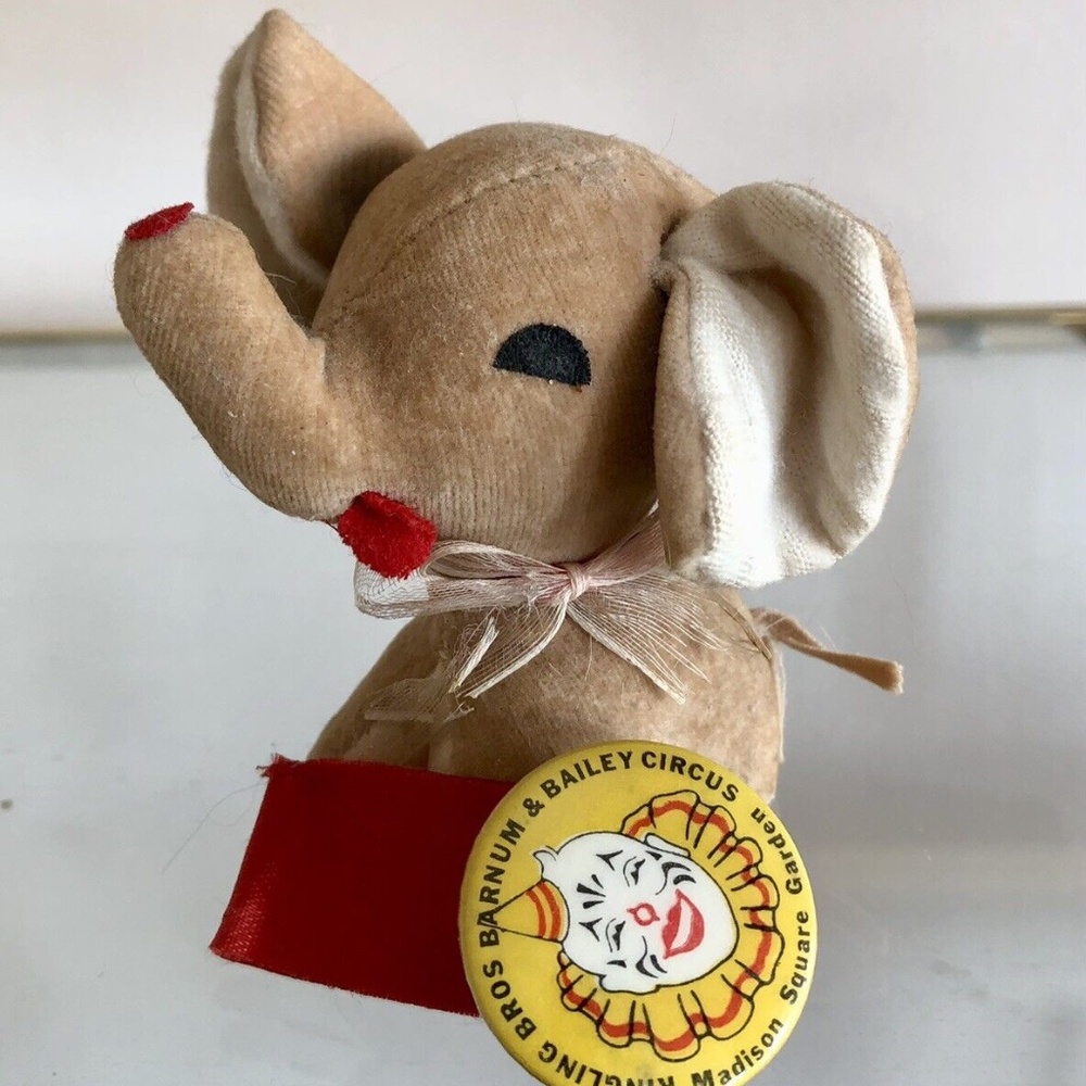 Vintage Ringling Bros Stuffed Elephant Japan MSG Madison Square Garden Pin